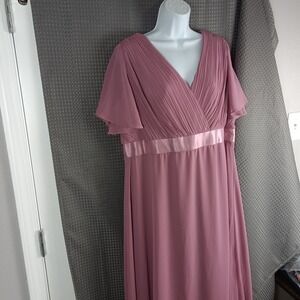 Elegant Mauve Maxi Dress with Pleated Bodice